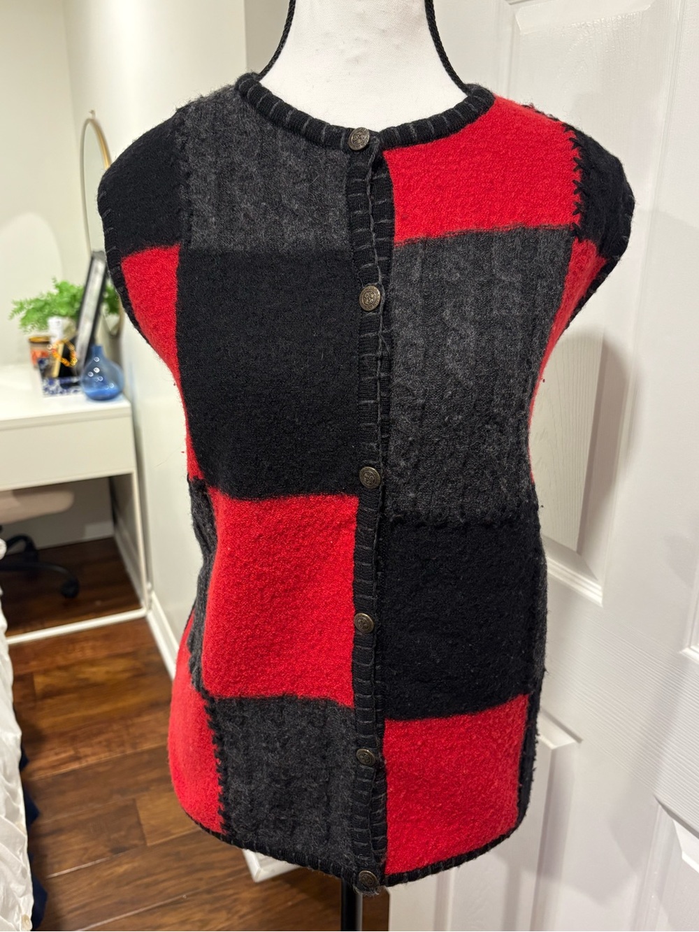 Vintage Tabi 100% Wool Patchwork Sweater Vest Red Black Large